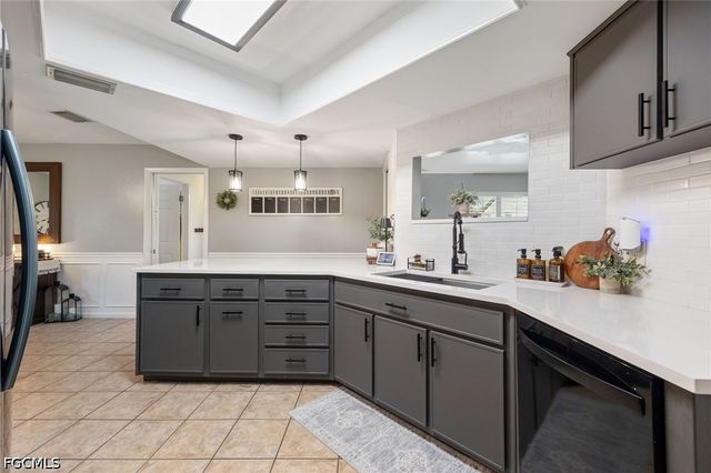 5060 Melaluca DR, Fort Myers, FL 33905