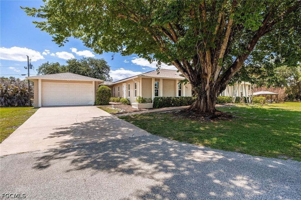 5060 Melaluca DR, Fort Myers, FL 33905