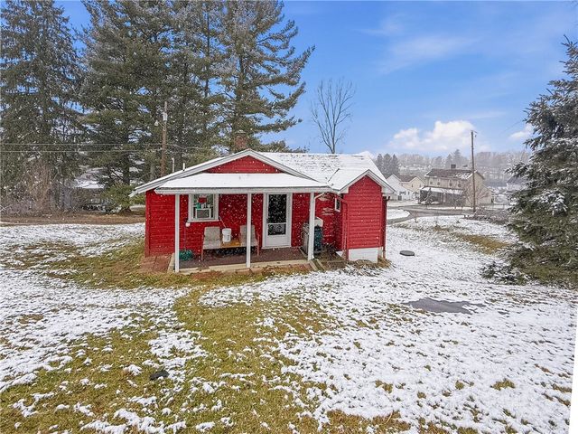 1513 Sycamore Ln, Mt Pleasant Twp, PA 15666