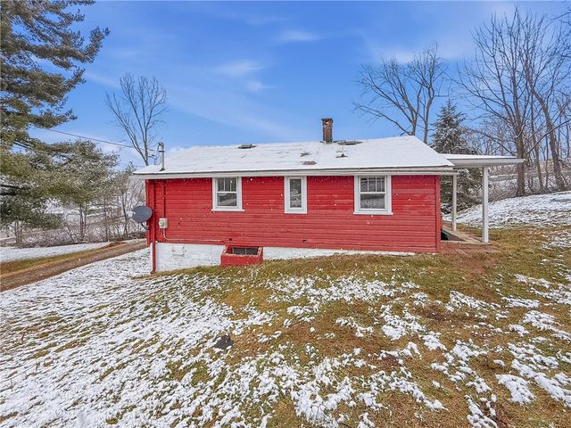 1513 Sycamore Ln, Mt Pleasant Twp, PA 15666