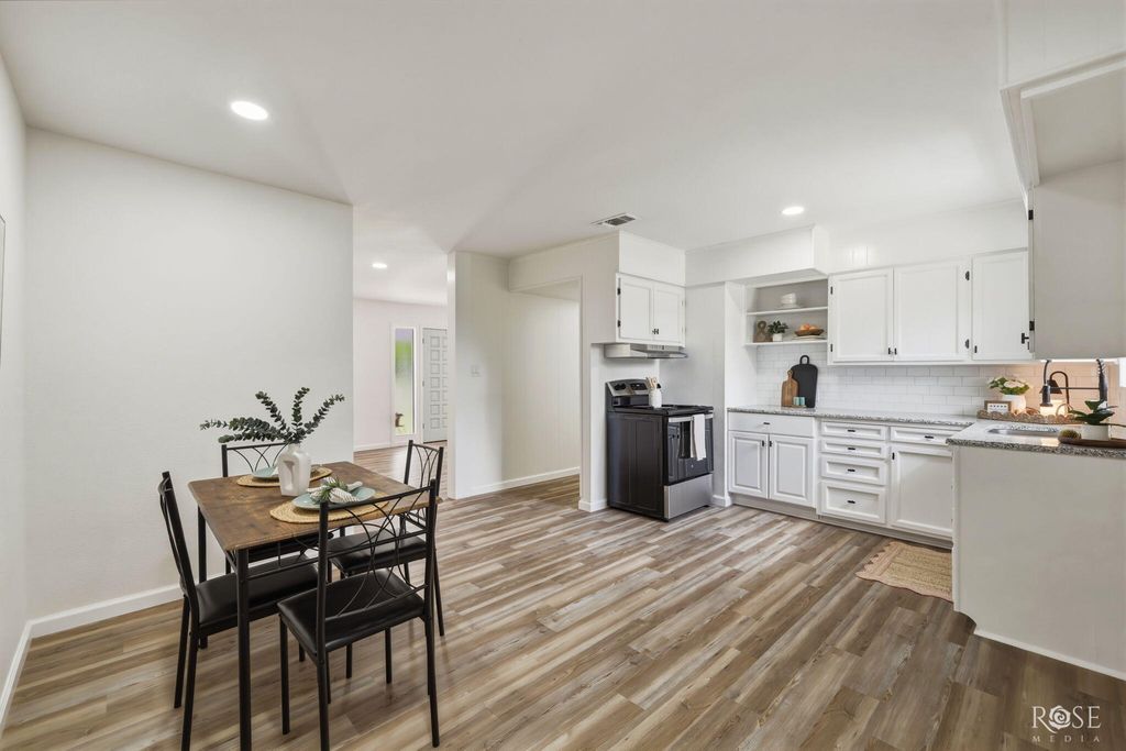 Image 11 of property listing at 423 E 26th Street, San Angelo, TX 76903