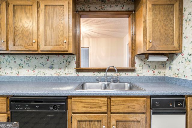 240 Mossland Drive, Perry, GA 31069