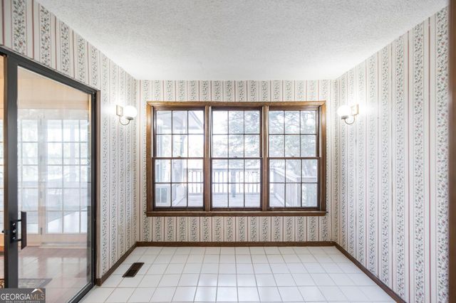 240 Mossland Drive, Perry, GA 31069