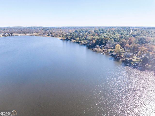 240 Mossland Drive, Perry, GA 31069