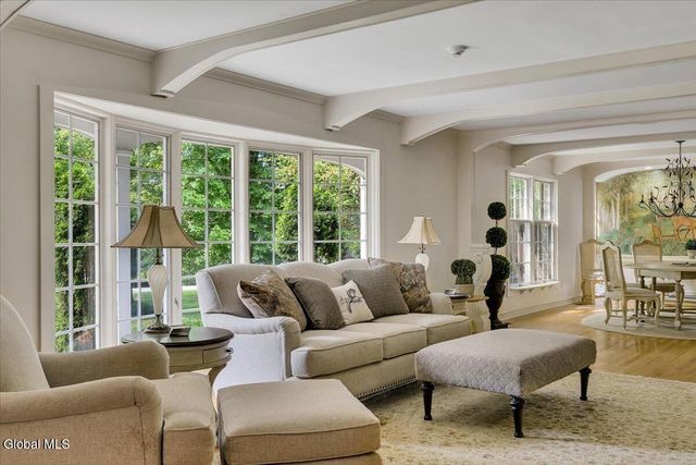 12 Hickory Hollow Road, Queensbury, NY 12804