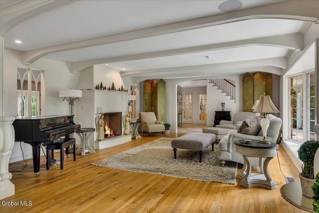 12 Hickory Hollow Road, Queensbury, NY 12804