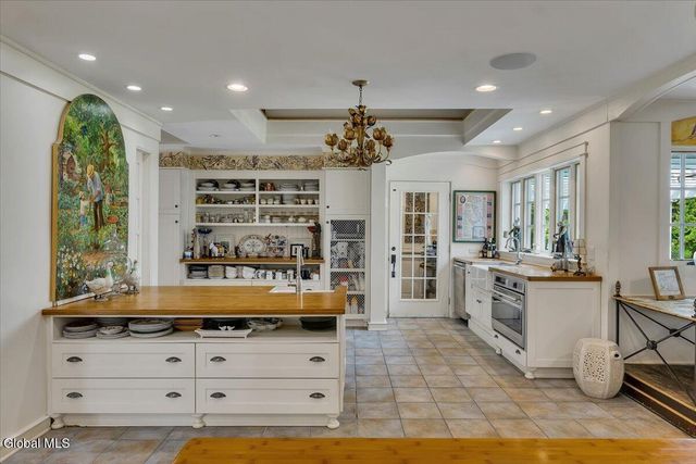 12 Hickory Hollow Road, Queensbury, NY 12804