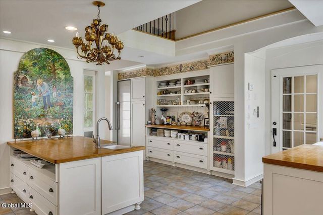 12 Hickory Hollow Road, Queensbury, NY 12804