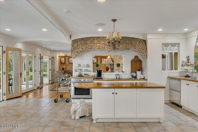 12 Hickory Hollow Road, Queensbury, NY 12804