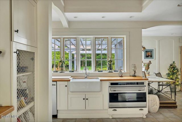 12 Hickory Hollow Road, Queensbury, NY 12804