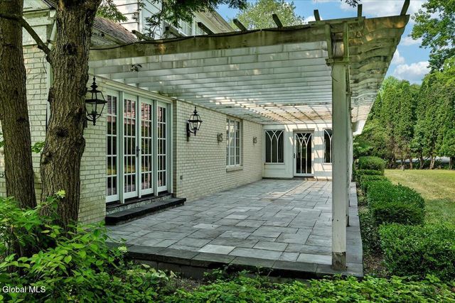 12 Hickory Hollow Road, Queensbury, NY 12804