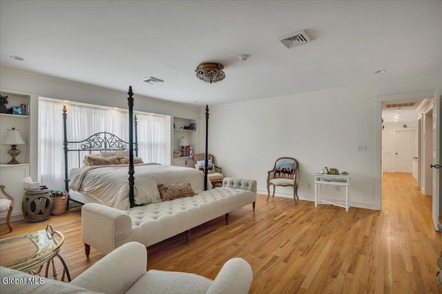 12 Hickory Hollow Road, Queensbury, NY 12804