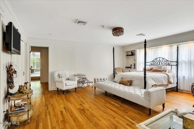 12 Hickory Hollow Road, Queensbury, NY 12804