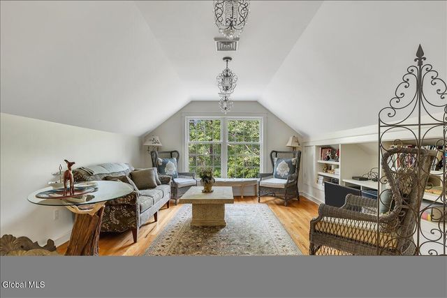 12 Hickory Hollow Road, Queensbury, NY 12804