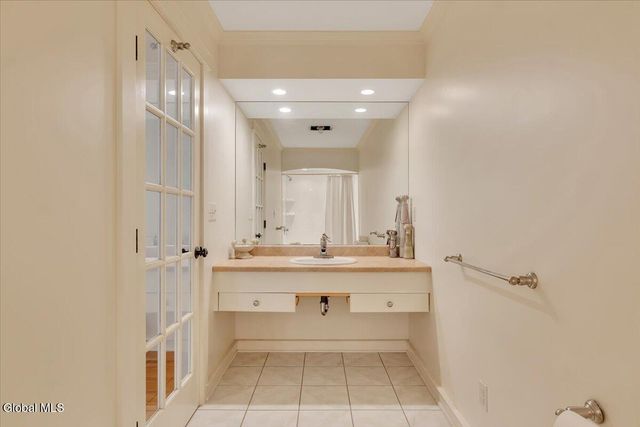 12 Hickory Hollow Road, Queensbury, NY 12804