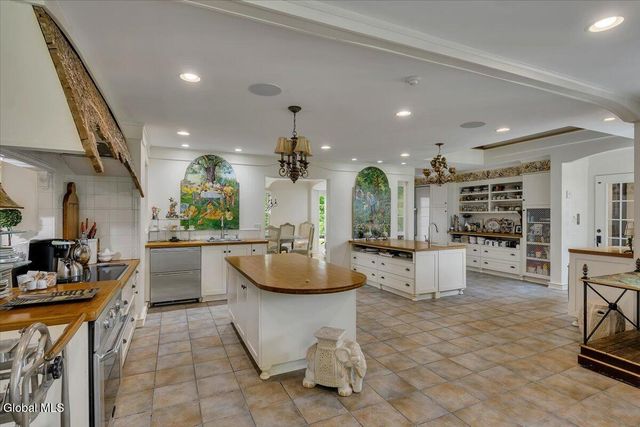 12 Hickory Hollow Road, Queensbury, NY 12804