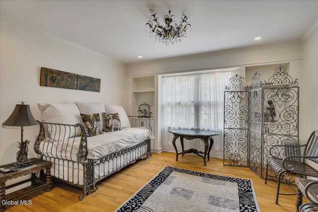 12 Hickory Hollow Road, Queensbury, NY 12804