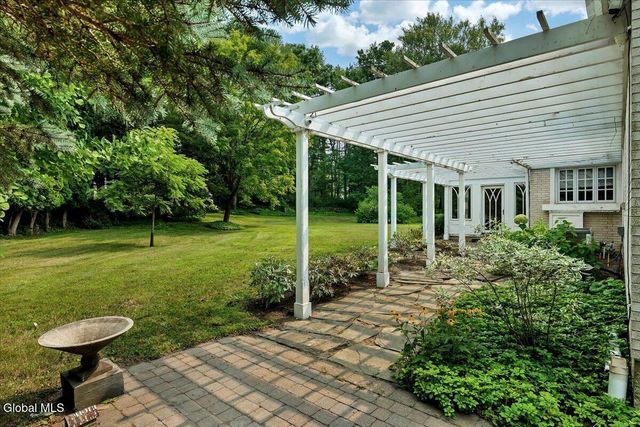 12 Hickory Hollow Road, Queensbury, NY 12804