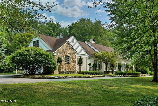 12 Hickory Hollow Road, Queensbury, NY 12804