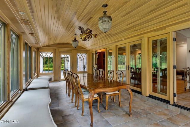 12 Hickory Hollow Road, Queensbury, NY 12804