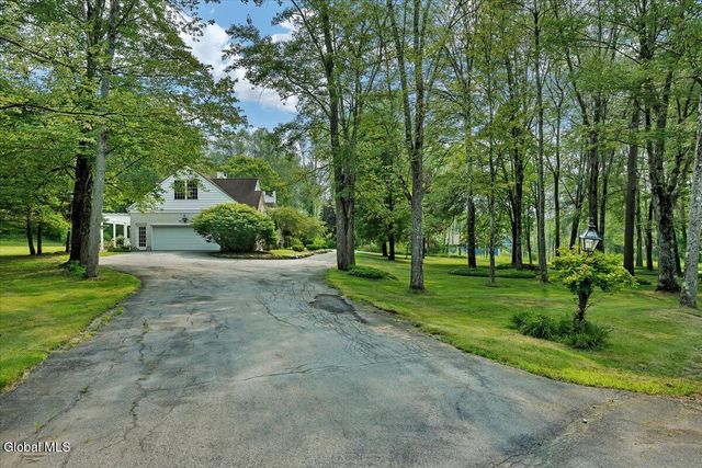 12 Hickory Hollow Road, Queensbury, NY 12804