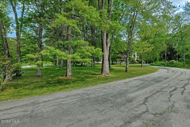 12 Hickory Hollow Road, Queensbury, NY 12804