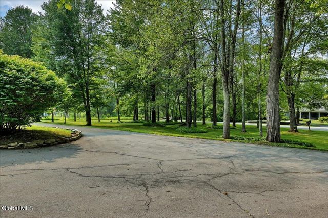 12 Hickory Hollow Road, Queensbury, NY 12804