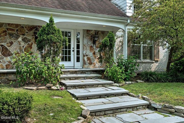 12 Hickory Hollow Road, Queensbury, NY 12804