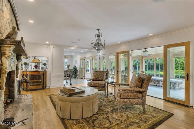 12 Hickory Hollow Road, Queensbury, NY 12804