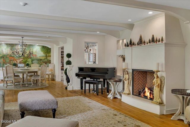 12 Hickory Hollow Road, Queensbury, NY 12804