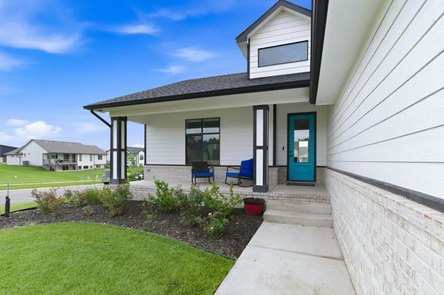 226 S Wellcrest, Goddard, KS 67052
