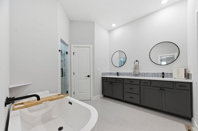 226 S Wellcrest, Goddard, KS 67052