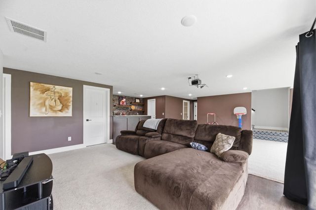 226 S Wellcrest, Goddard, KS 67052