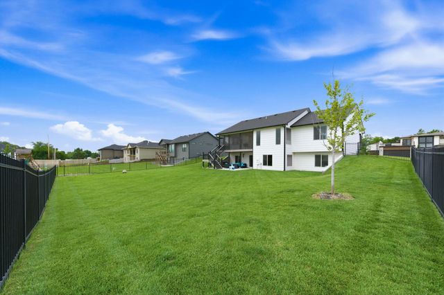 226 S Wellcrest, Goddard, KS 67052