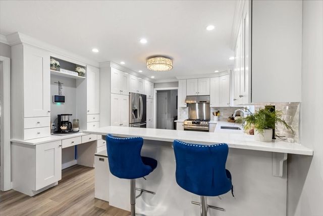 62 Hawkins Ln, Marlborough, MA 01752