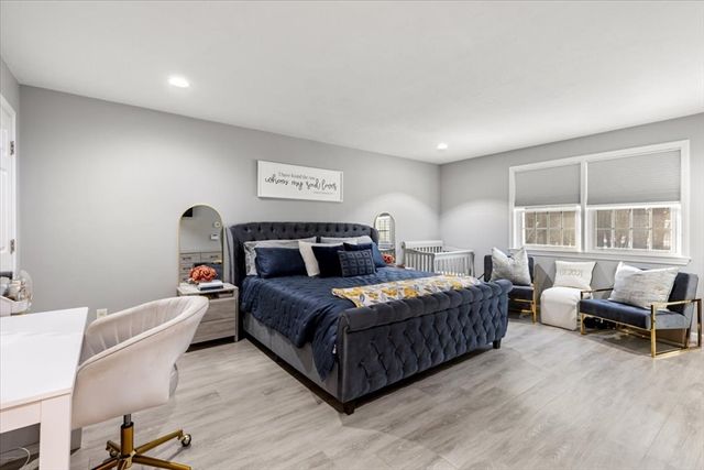 62 Hawkins Ln, Marlborough, MA 01752