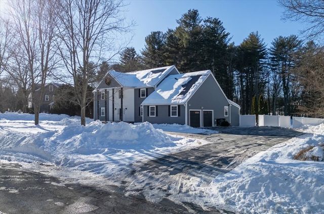 62 Hawkins Ln, Marlborough, MA 01752