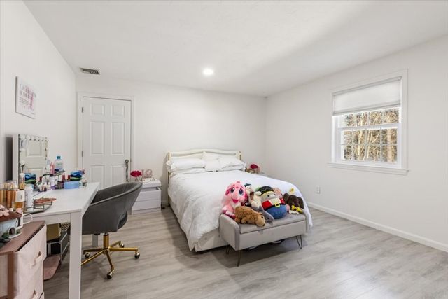 62 Hawkins Ln, Marlborough, MA 01752