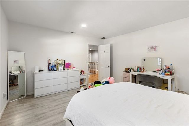 62 Hawkins Ln, Marlborough, MA 01752