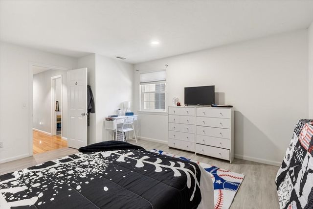 62 Hawkins Ln, Marlborough, MA 01752