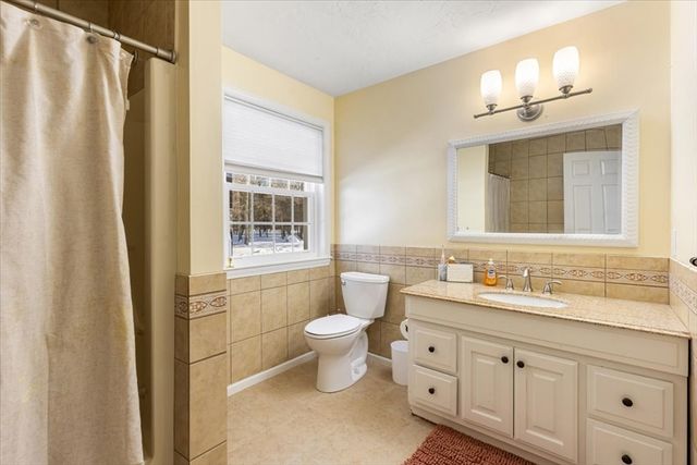 62 Hawkins Ln, Marlborough, MA 01752