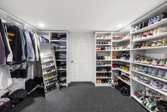 62 Hawkins Ln, Marlborough, MA 01752