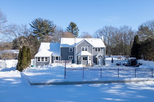 62 Hawkins Ln, Marlborough, MA 01752