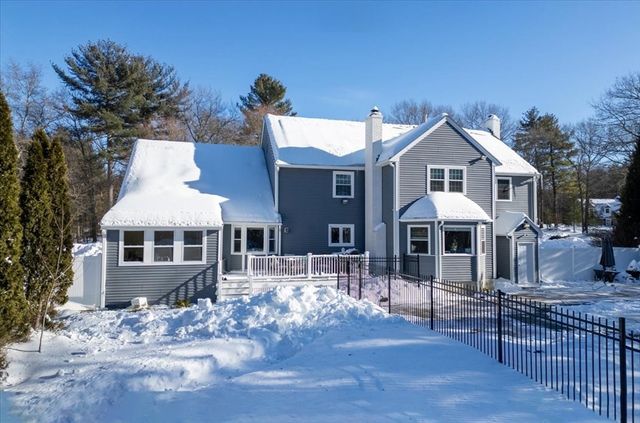 62 Hawkins Ln, Marlborough, MA 01752