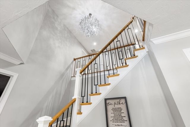 62 Hawkins Ln, Marlborough, MA 01752