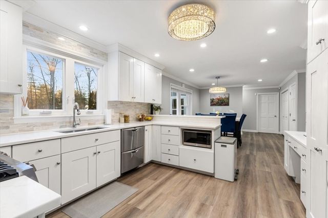 62 Hawkins Ln, Marlborough, MA 01752