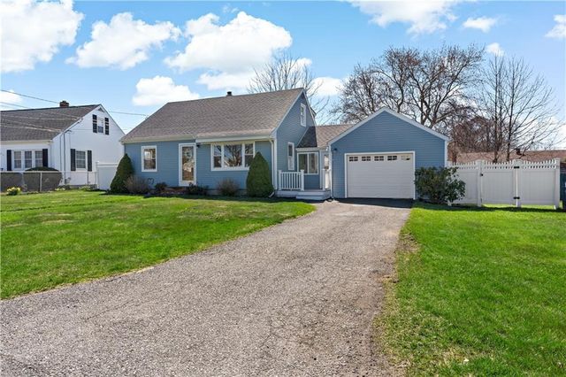 5 St Theresa Avenue, Bristol, RI 02809