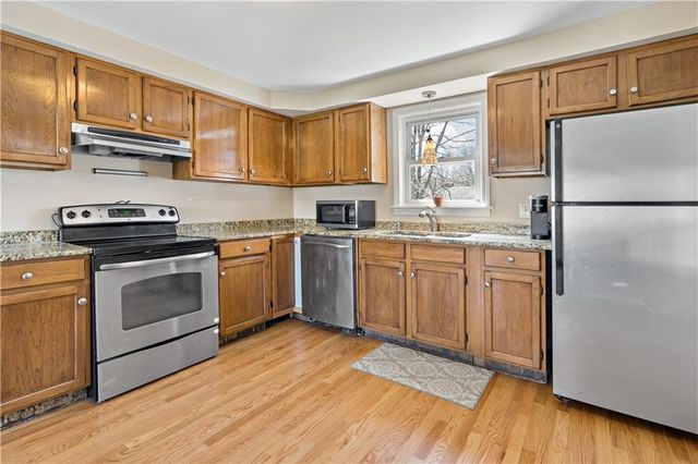 5 St Theresa Avenue, Bristol, RI 02809