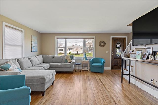 5 St Theresa Avenue, Bristol, RI 02809