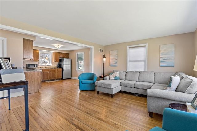 5 St Theresa Avenue, Bristol, RI 02809